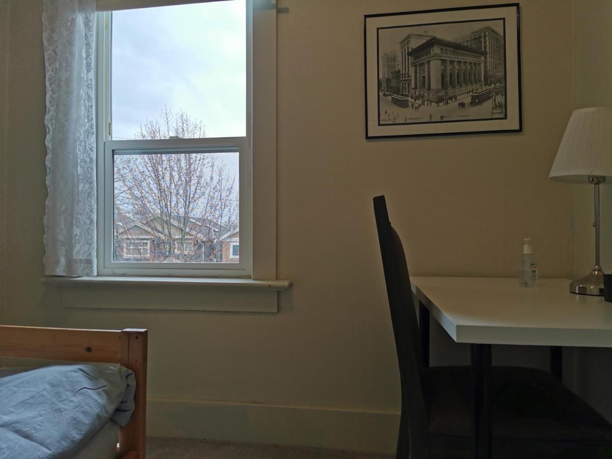 John'S House In Vancouver West Екстериор снимка