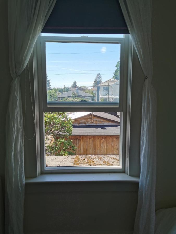 John'S House In Vancouver West Екстериор снимка